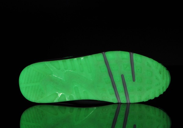 nike-air-max-90-cmft-tape-glow-in-the-dark-6