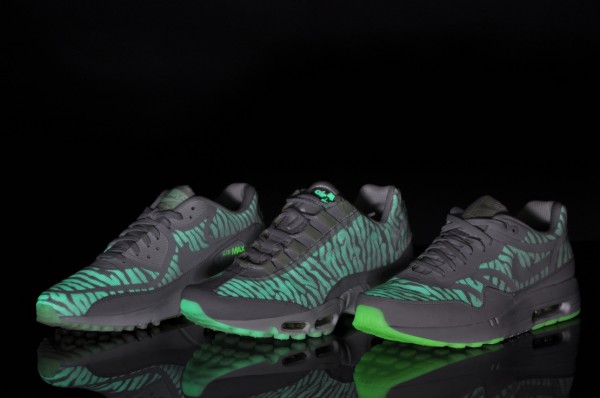 nike-air-max-tape-glow-in-the-dark-1