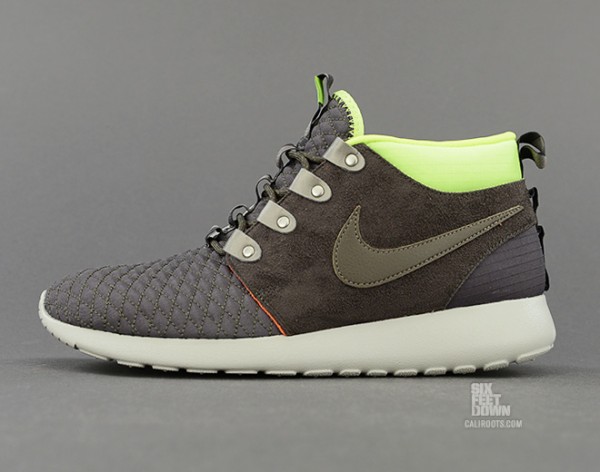 nike-roshe-run-sneakerboot