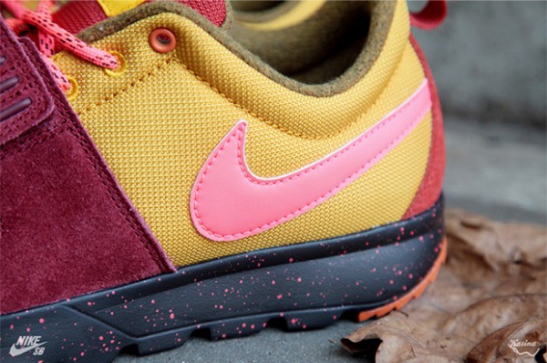 nike-trainerendor-sulfur-vivid-atomic-red-3