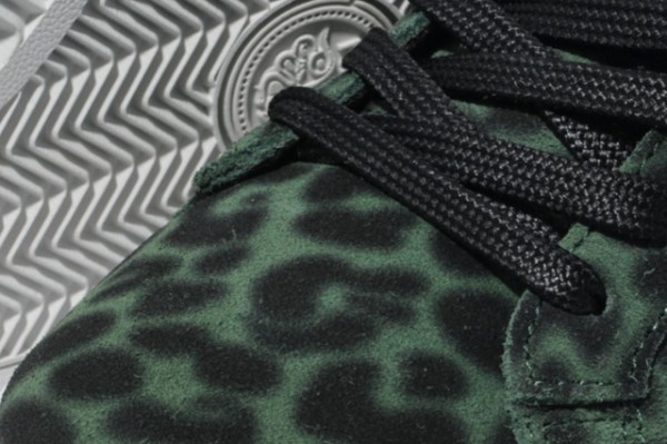 Gourmet-Rossi-LX-Green-Leopard-Detail