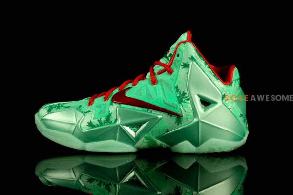 nike-lebron-xi-11-christmas