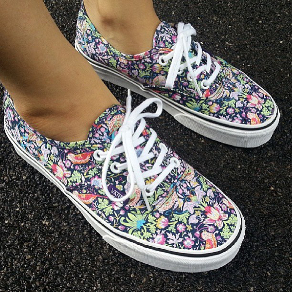 basket vans fleurs