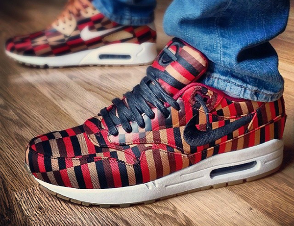 مجزي air max 1 london underground 