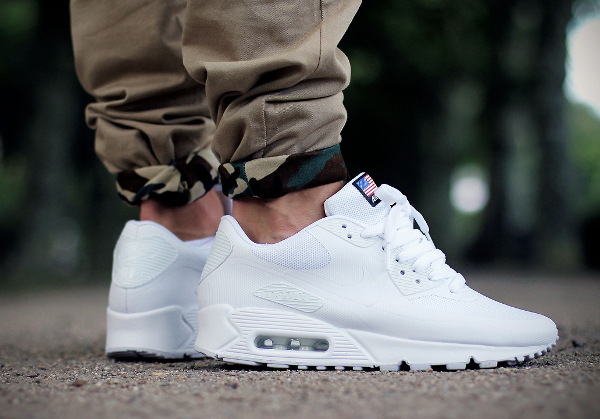 nike-air-max-90-hyperfuse-independence-day-streetproductions