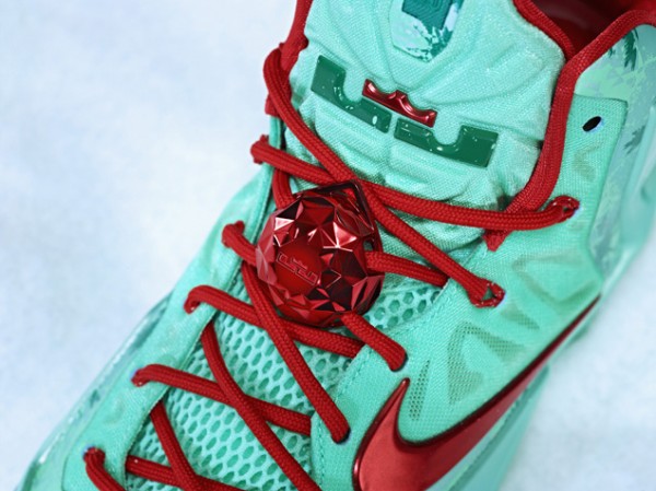 nike-lebron-11-christmas (2)