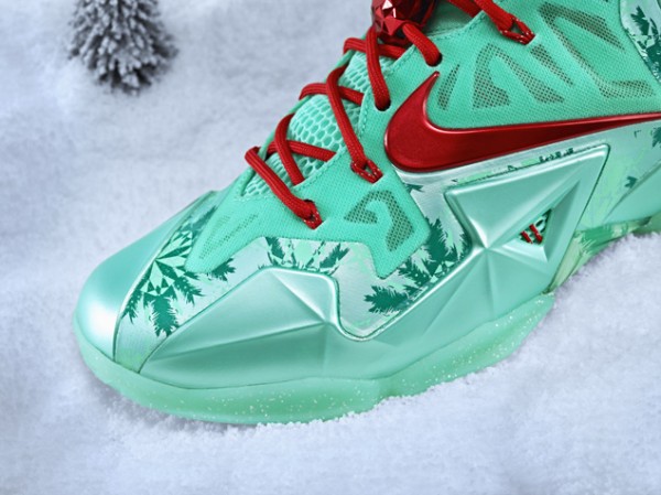 nike-lebron-11-christmas (4)