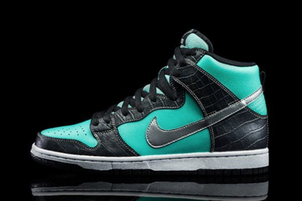 Diamond Supply Co. x Nike SB Dunk High Tiffany