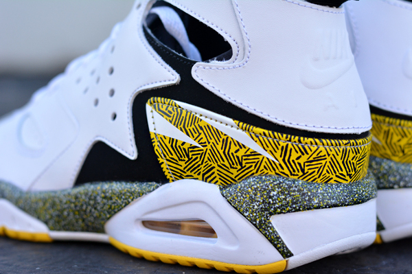 Nike Air Tech Challenge Huarache OG (Black/Tour Yellow)