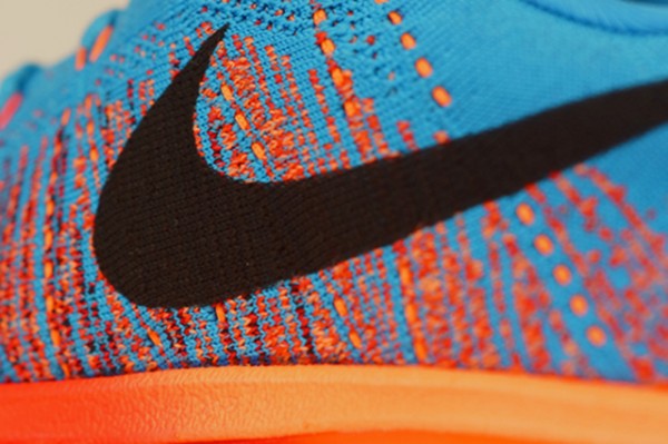 nike-flyknit-air-max-vivid-blue-atomic-orange-3