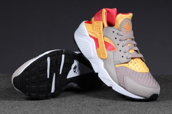 Nike Air Huarache Light Brown Atomic Mango-2