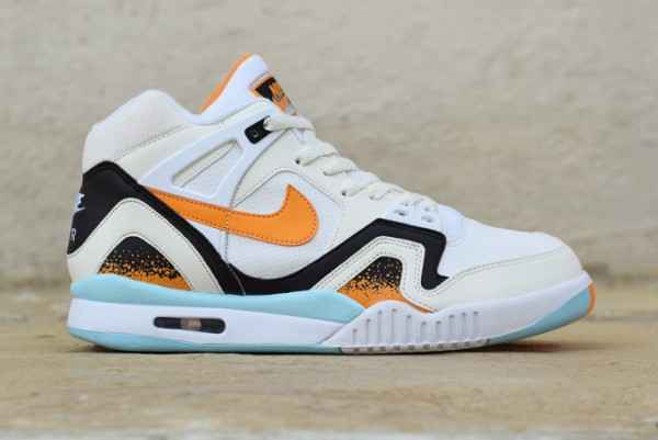 Nike Air Tech Challenge 2 Kumquat