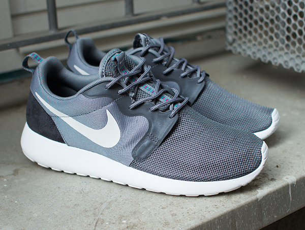 nike roshe run gris