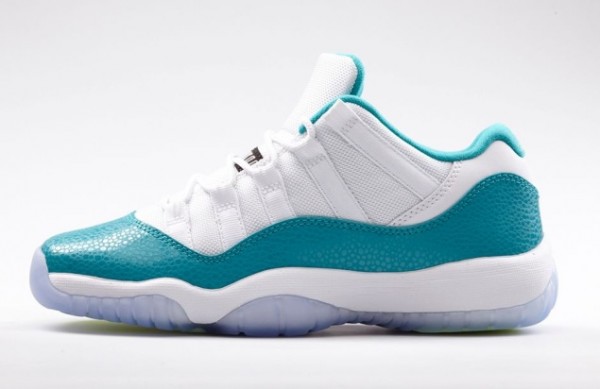 Air Jordan 11 Low Aqua