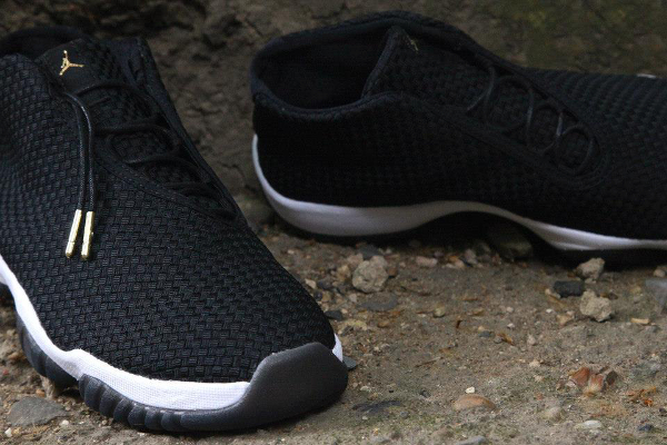 jordan future black femme