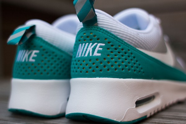 Nike Air Max Thea Metallic Silver White Tribe Green  (8)