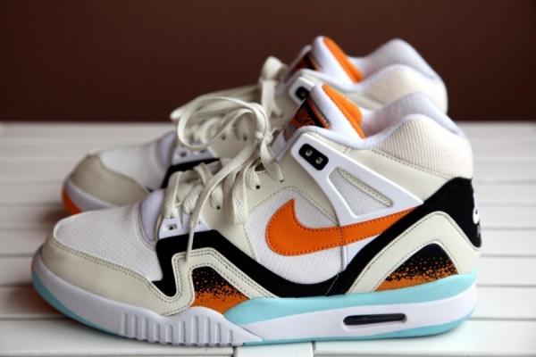 Nike Air Tech Challenge 2 Kumquat