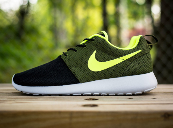 nike roshe run premium id