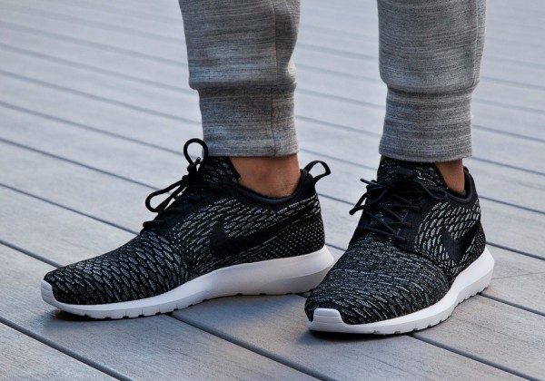 Nike Flyknit Roshe Run Black White (2)