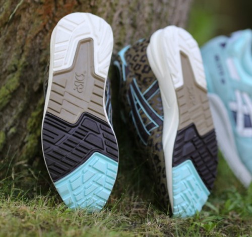 asics leopard