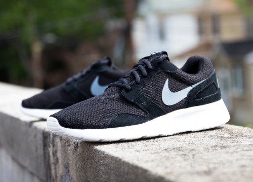 nike kaishi run black white