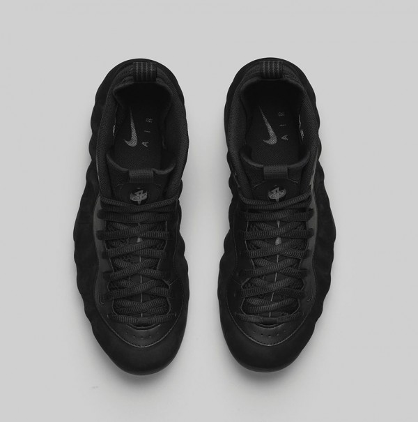 Nike Air Foamposite 'Triple Black' (1)