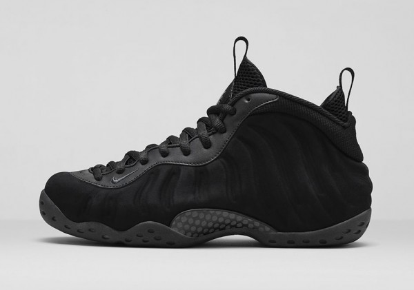 Nike Air Foamposite 'Triple Black' (4)