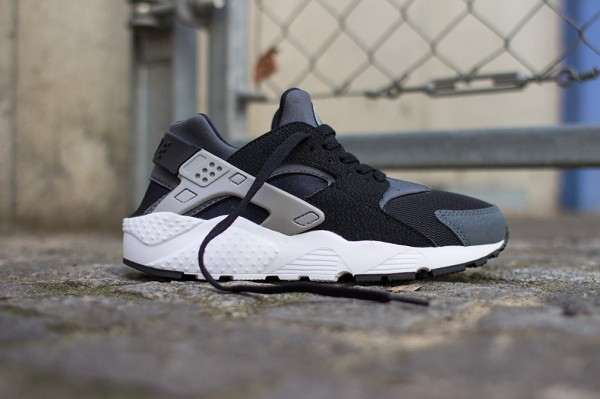 Nike Air Huarache GS Black & Grey  (2)