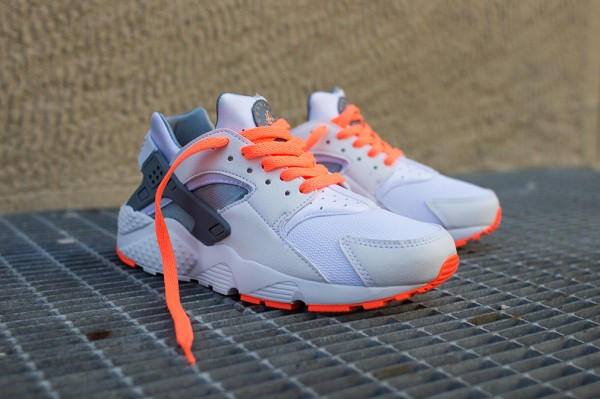 Nike Air Huarache GS “Bright Mango & Grey” (1)