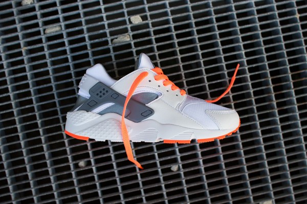 Nike Air Huarache GS “Bright Mango & Grey” (2)