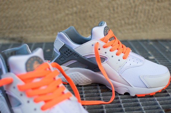 Nike Air Huarache GS “Bright Mango & Grey” (4)