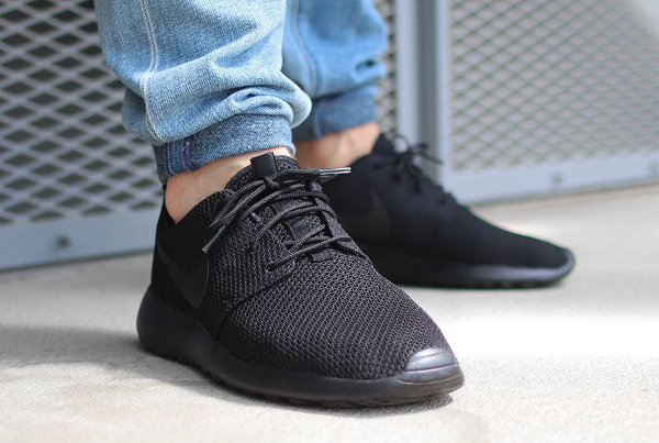 nike roshe run femme noir porté