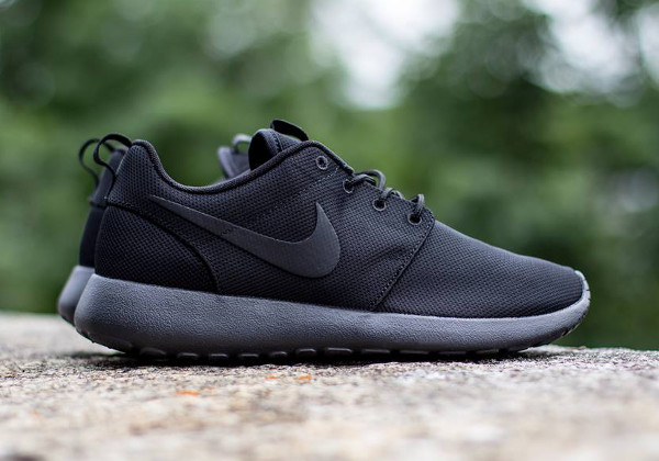 nike roshe run homme toute noir