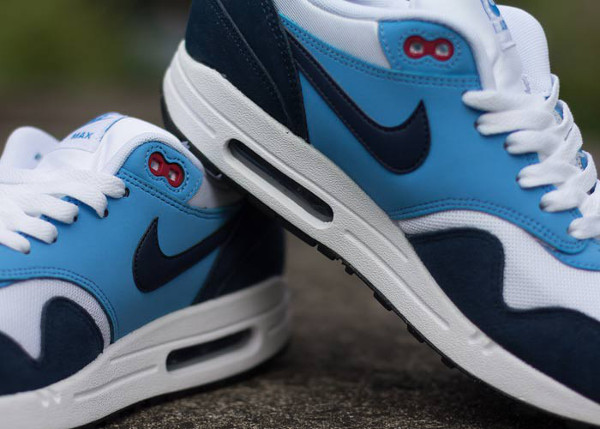 air max blanche et bleu ciel