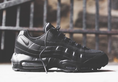 Où acheter la Nike Air Max 95 'Triple Black'