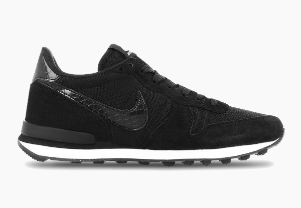 Nike Internationalist Black.jpg