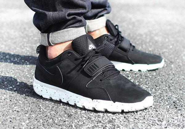 nike trainerendor all black