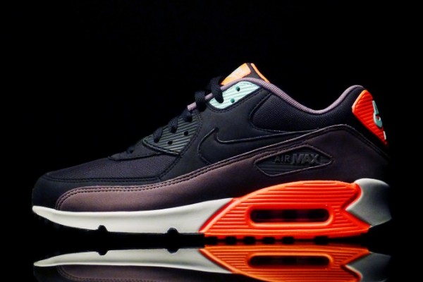 Air Max 90 Essential (Black Black Hyper Crimson) (5)