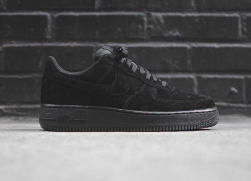 triple black suede air force 1