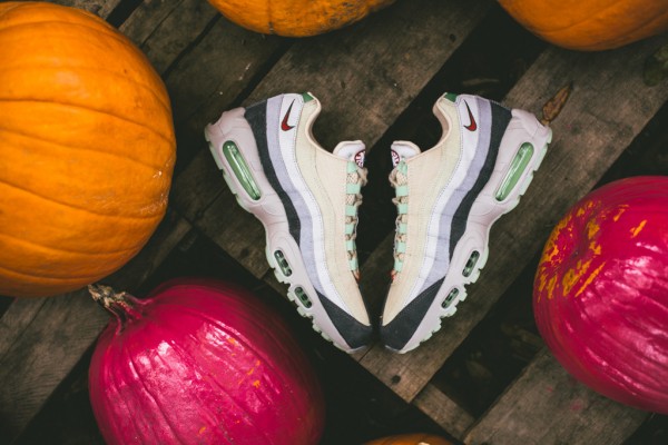 Nike Air Max 95 Halloween (Beige Green) (1)