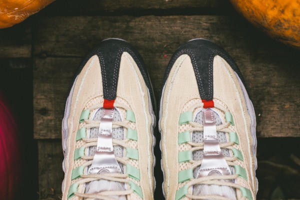 Nike Air Max 95 Halloween (Beige Green) (4)