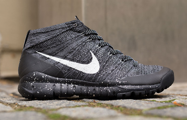 nike flyknit chukka grey