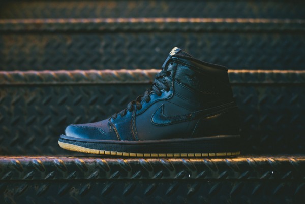 Air Jordan 1 High Black Gum