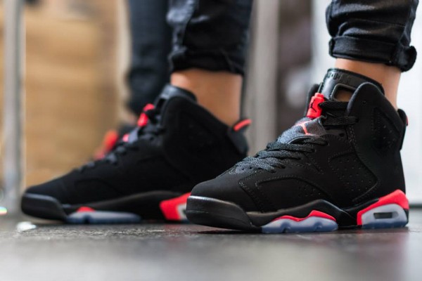 Air Jordan 6 Black Infrared 2014 BG aux pieds (3)