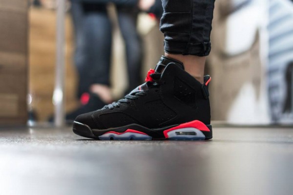 Air Jordan 6 Black Infrared 2014 BG aux pieds (4)