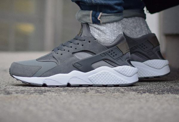 dark grey huaraches