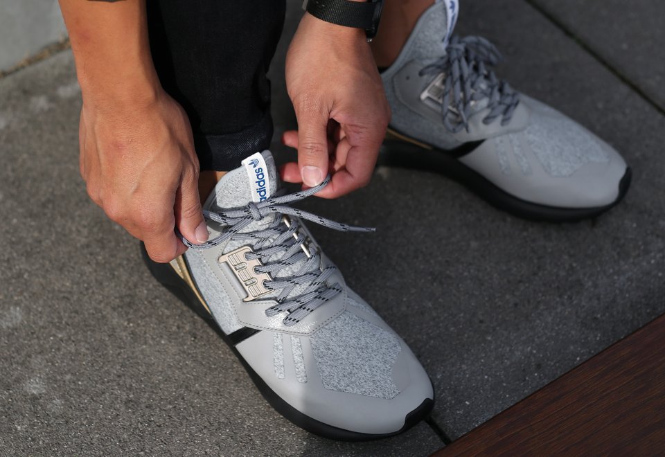 Adidas Tubular Runner 'New Year Eve' Medium Grey aux pieds (3)