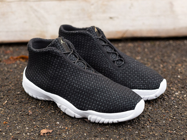 jordan future noir et blanche