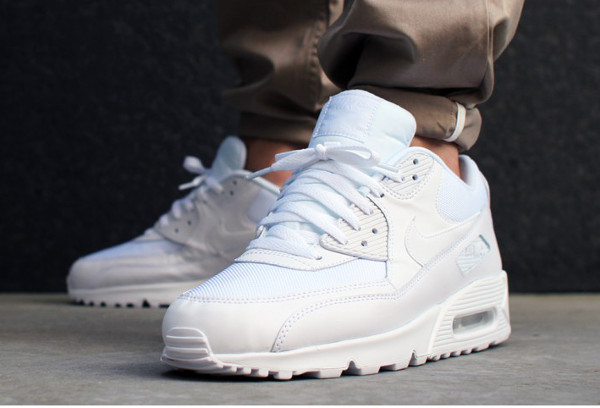 nike air max 90 essential triple white