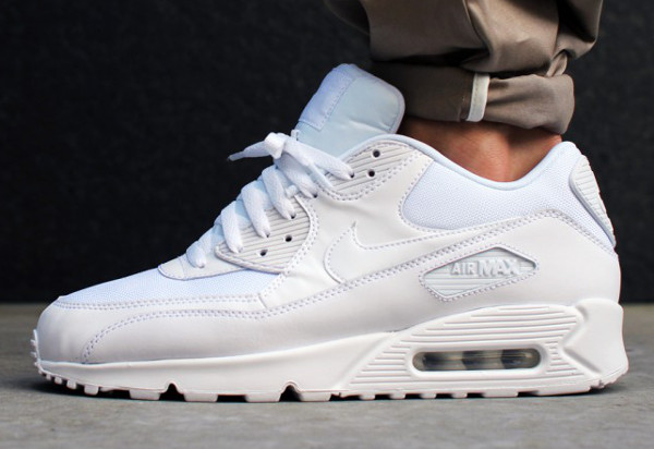 air max 90 essential triple white